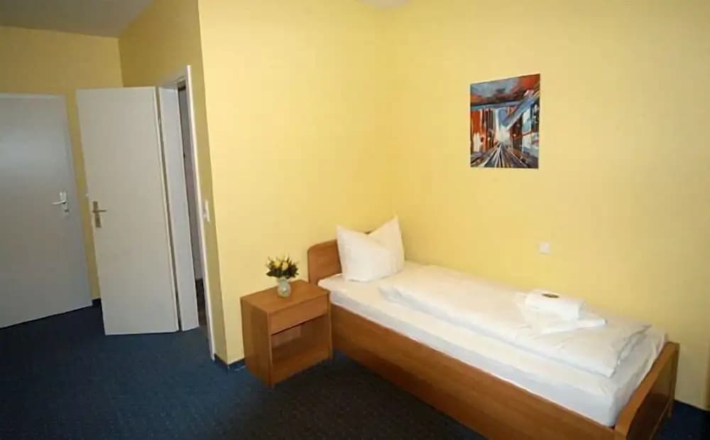 Hotel Siemensstadt - photo 3
