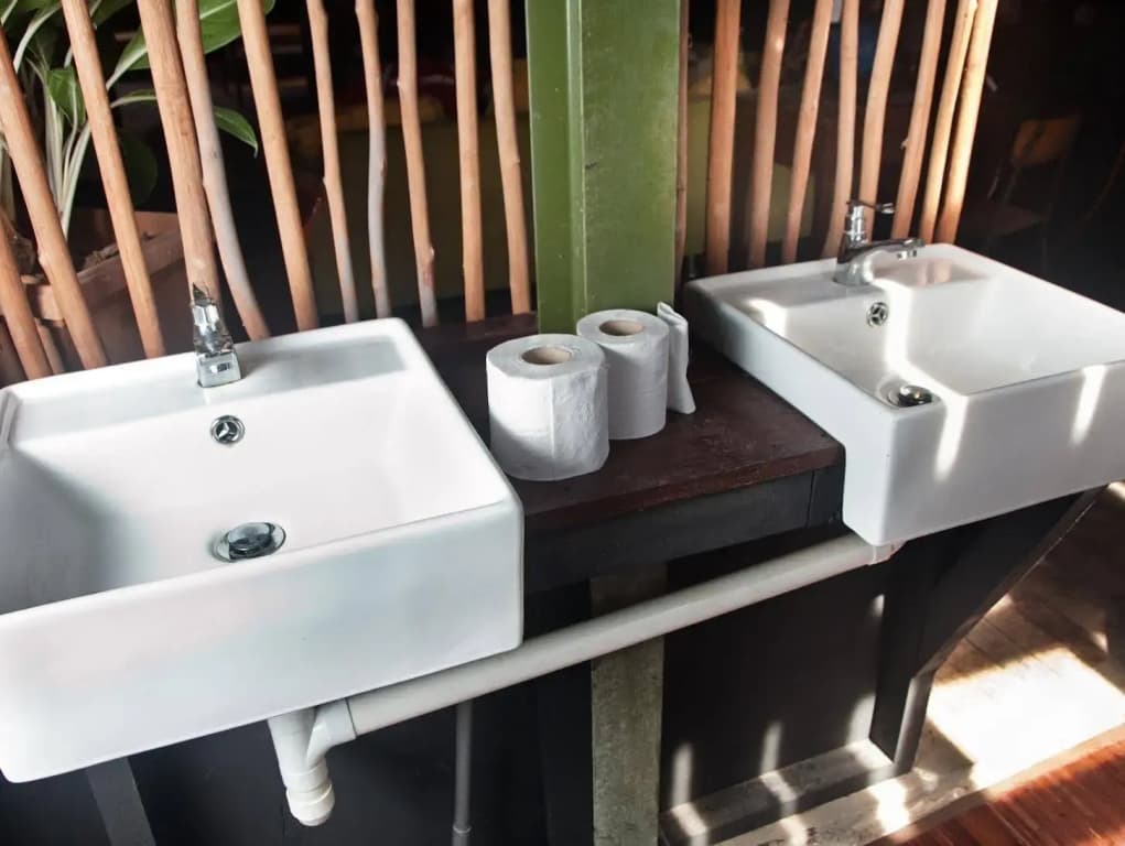 The Radioman Heritage Hostel - photo 11