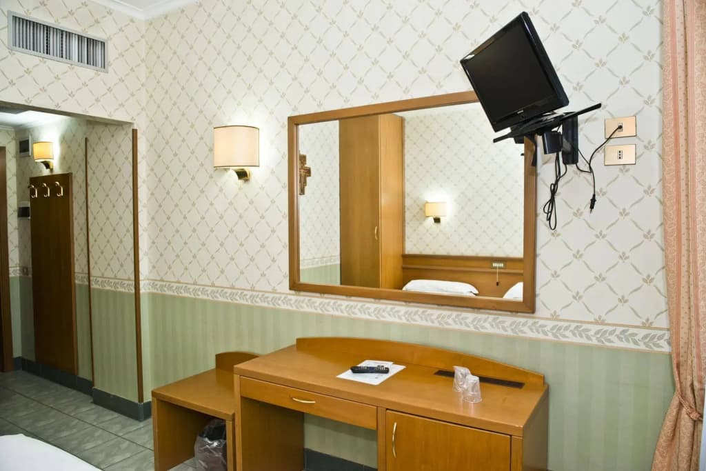 Adoro Hotel - photo 3
