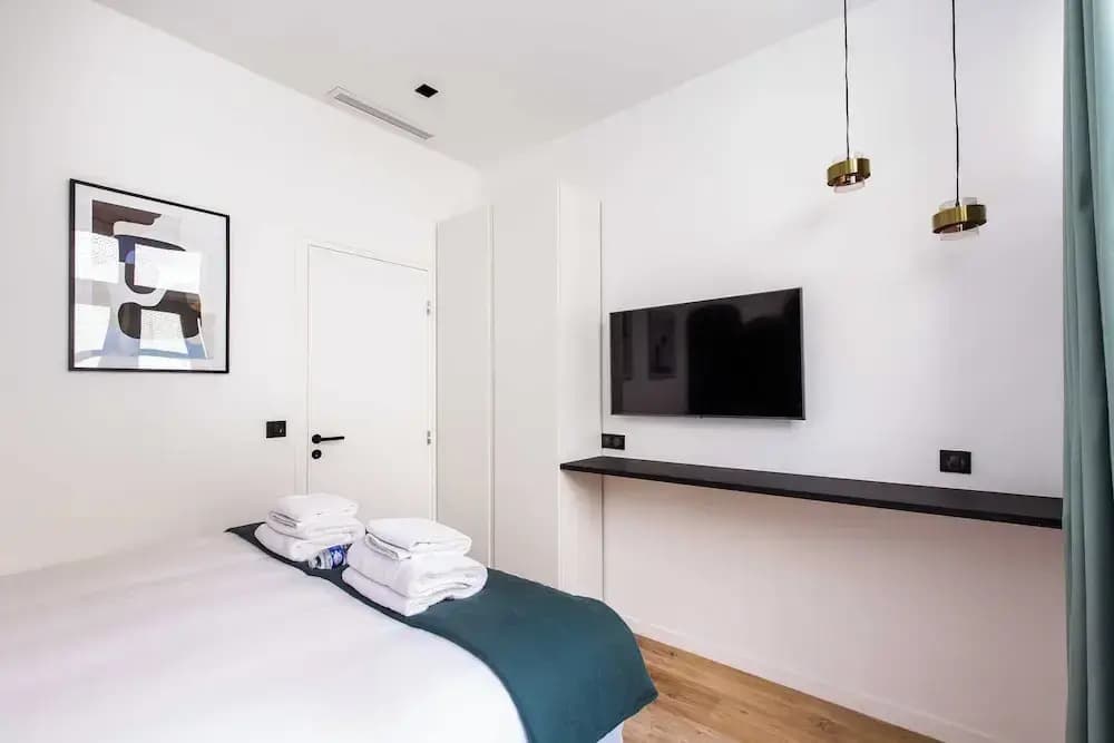 Intimate Apartment- 2br/6p - Porte Saint-denis - photo 2