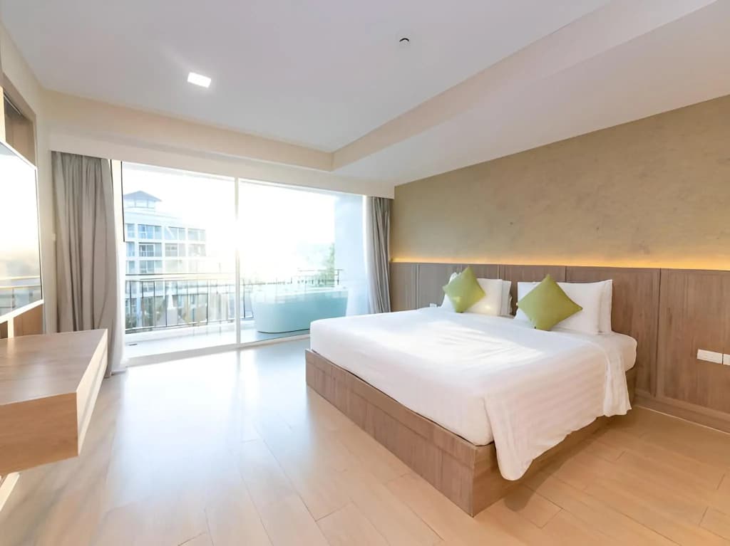 Crystal Palace Pattaya Hotel - photo 4
