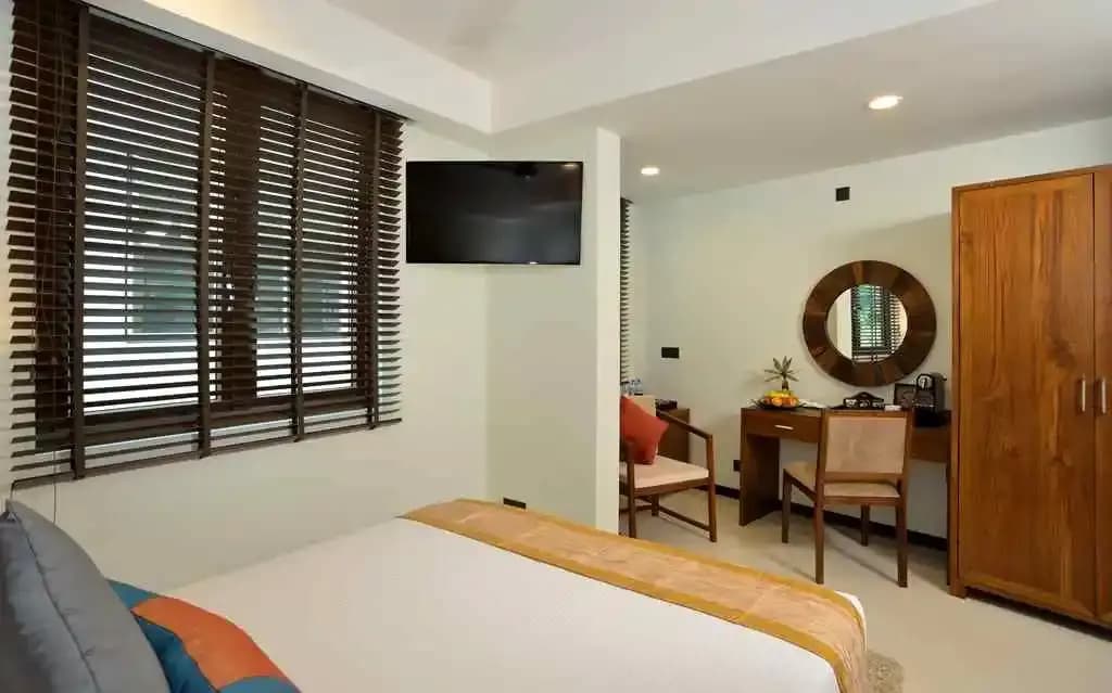 The Somerset Hotel - photo 9