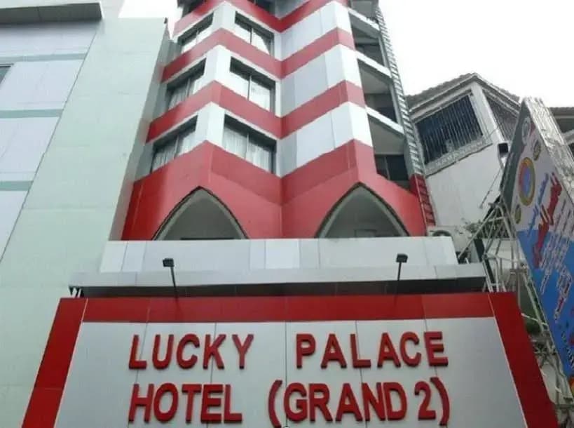 Lucky Palace Hotel - photo 1