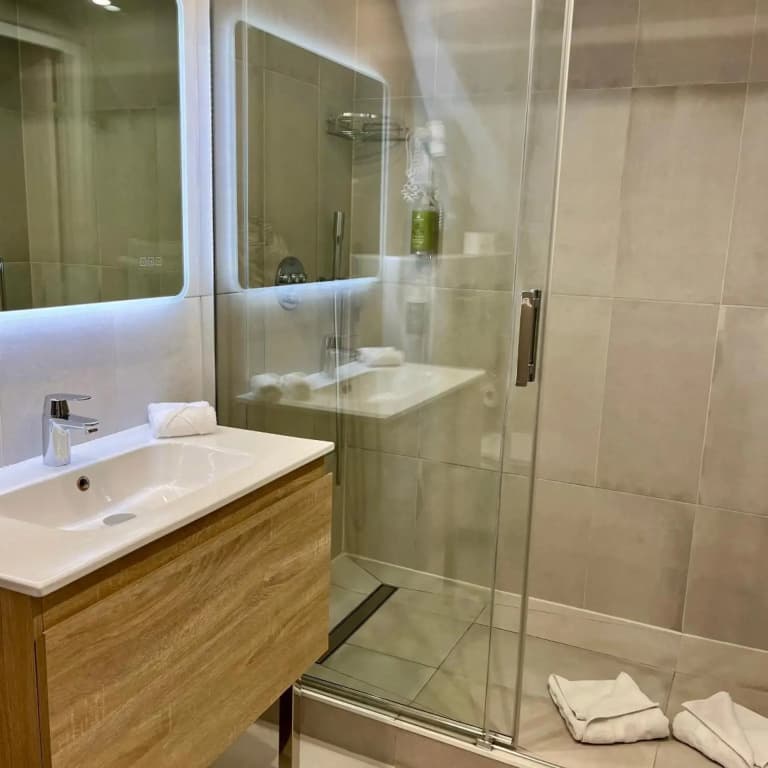 Hotel Central Saint Germain - photo 32