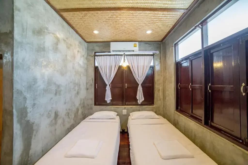 YOLO Chic House - photo 23