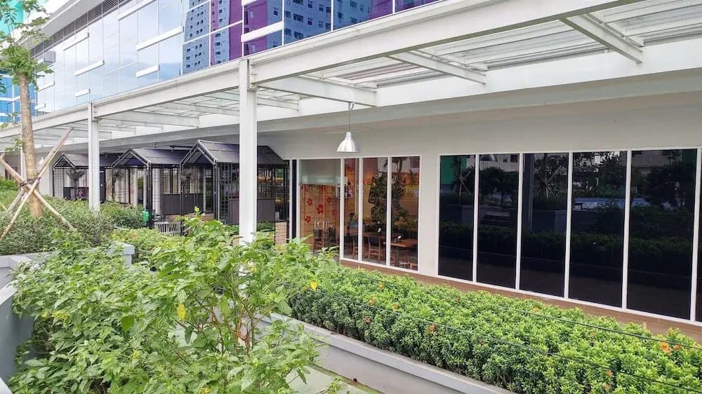Tranquil 2BR @ Green Pramuka Apartment - photo 10