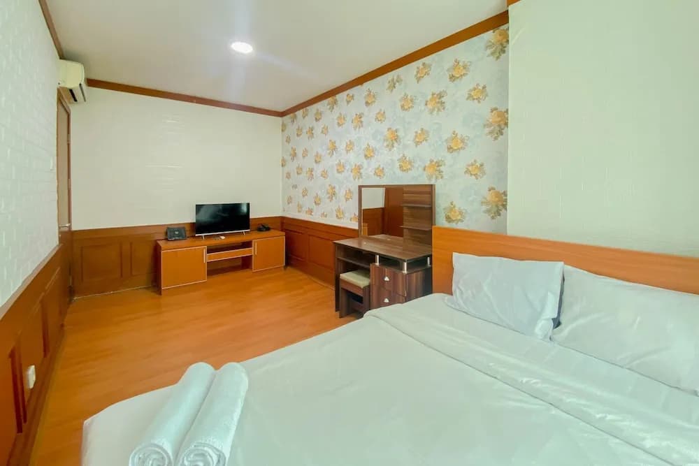 Comfy And Minimalist 1Br Apartment At Woodland Park Residence - photo 2