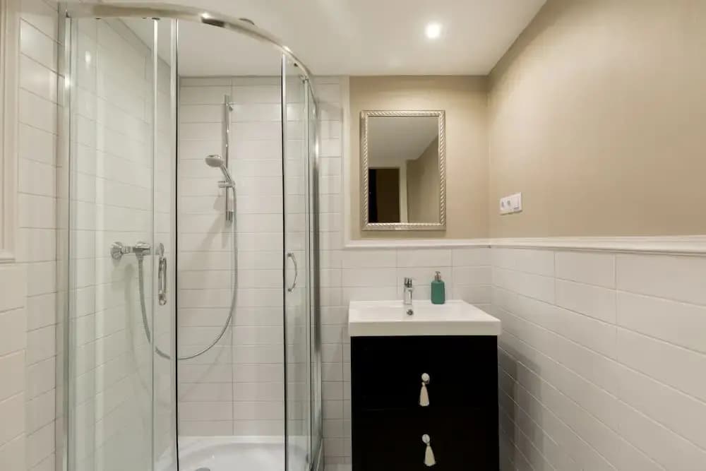 Lisianthus Apartments - photo 8