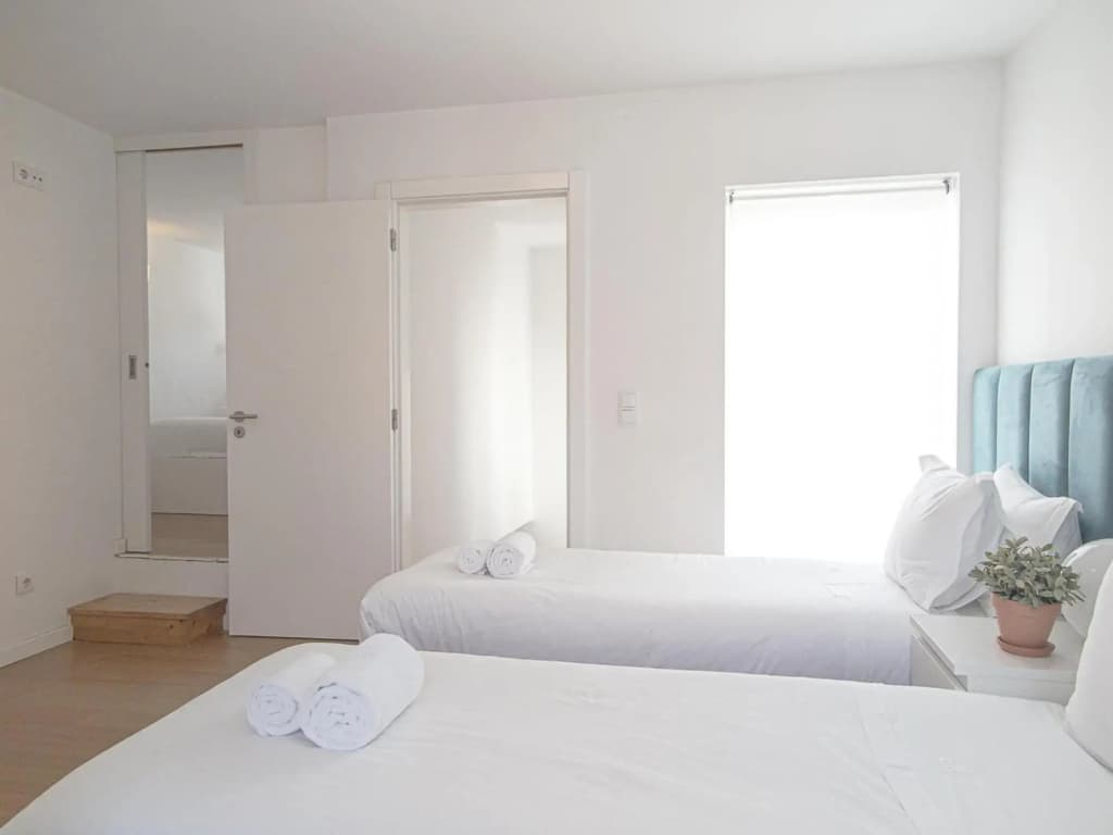 Baixa chiado 2 bedroom duplex apt with elevator - photo 4