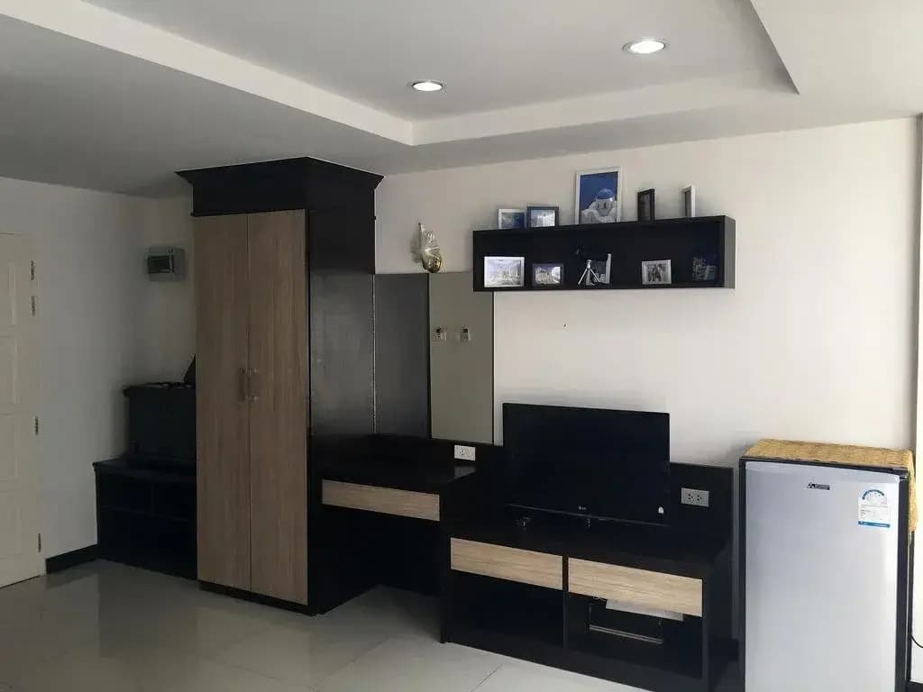 Young House - photo 7