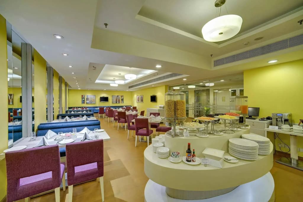 Sarovar Portico Naraina Delhi - photo 12