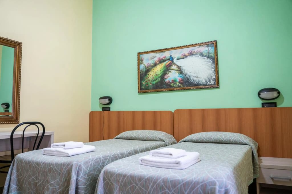 Hotel Ferrarese Roma - photo 3