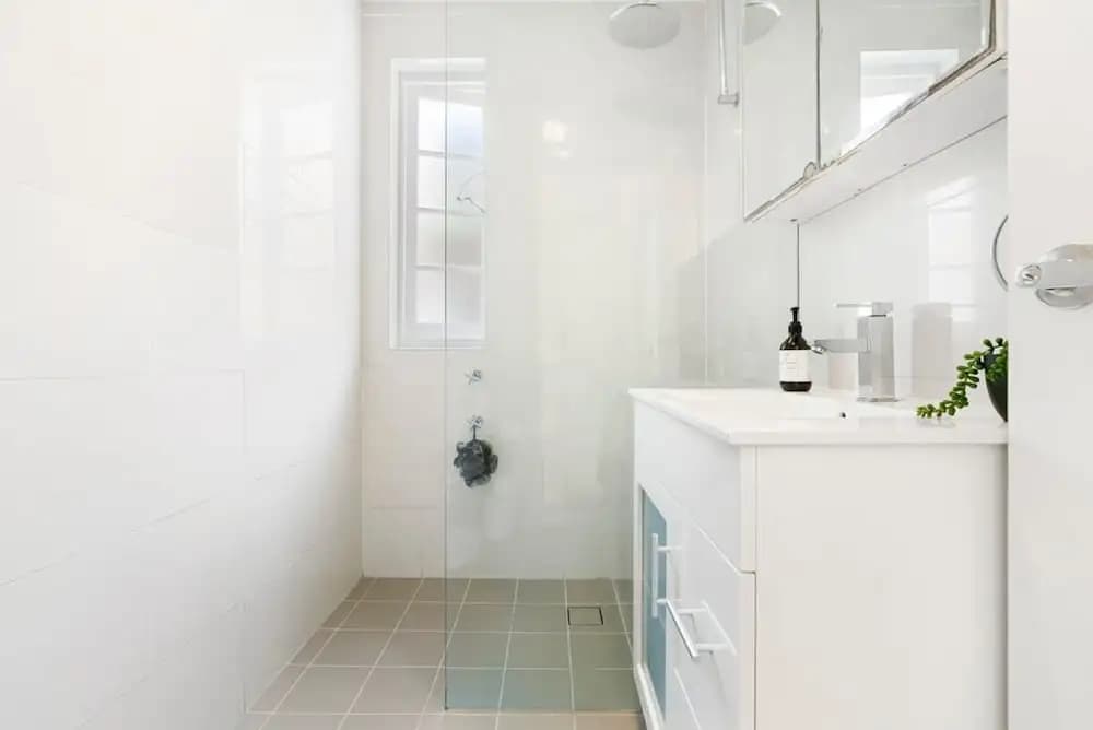 Bondi Breeze Apartment - photo 5
