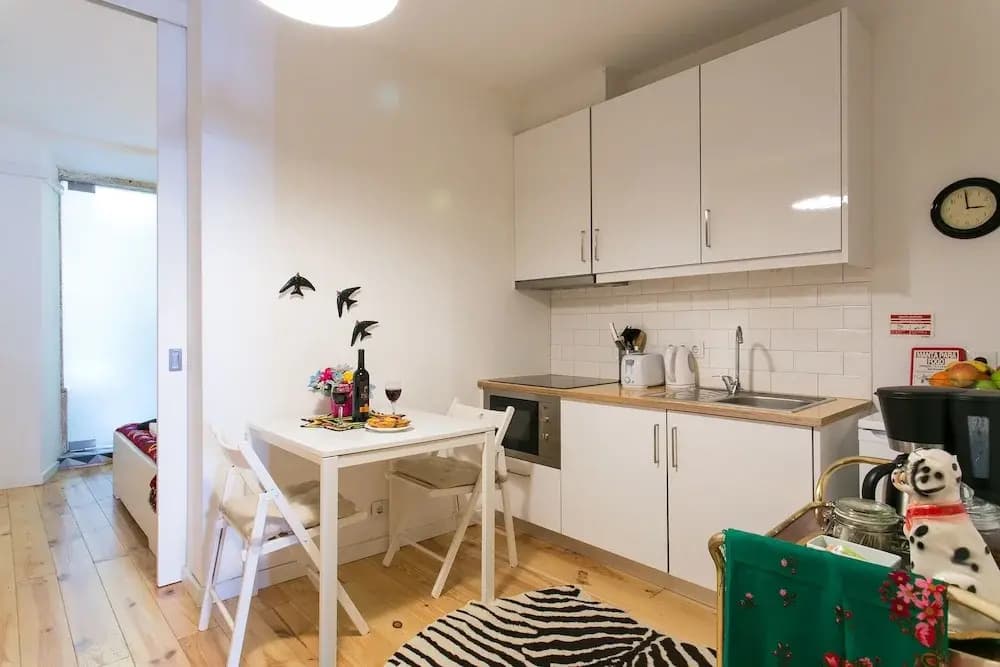 Bica Elevator Apartment Rentexperience - photo 13