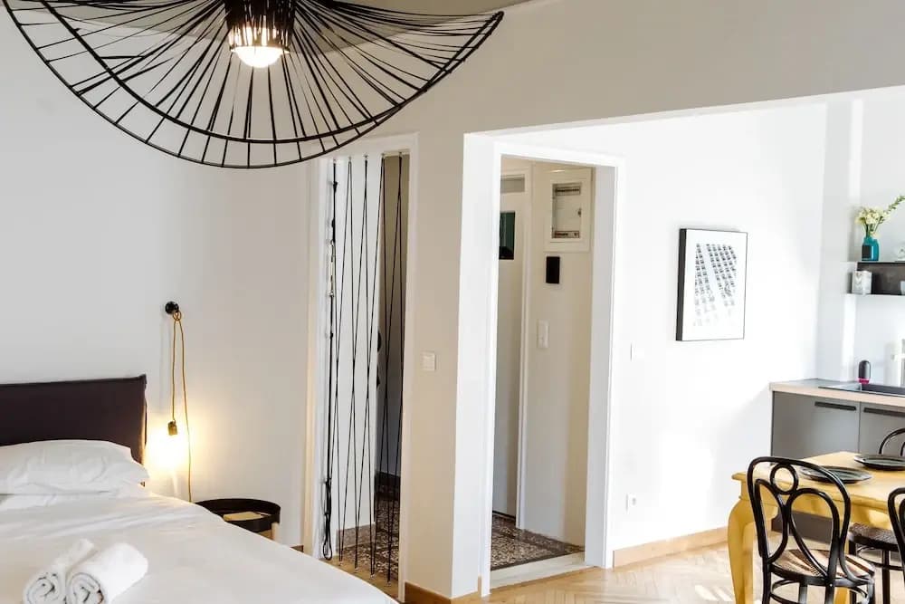 We Saw Athens From 3A - photo 3