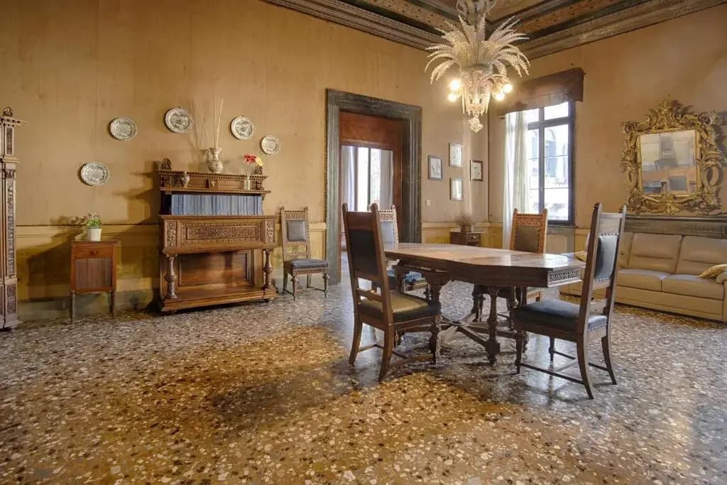 Vintage Venice Apartment - photo 17