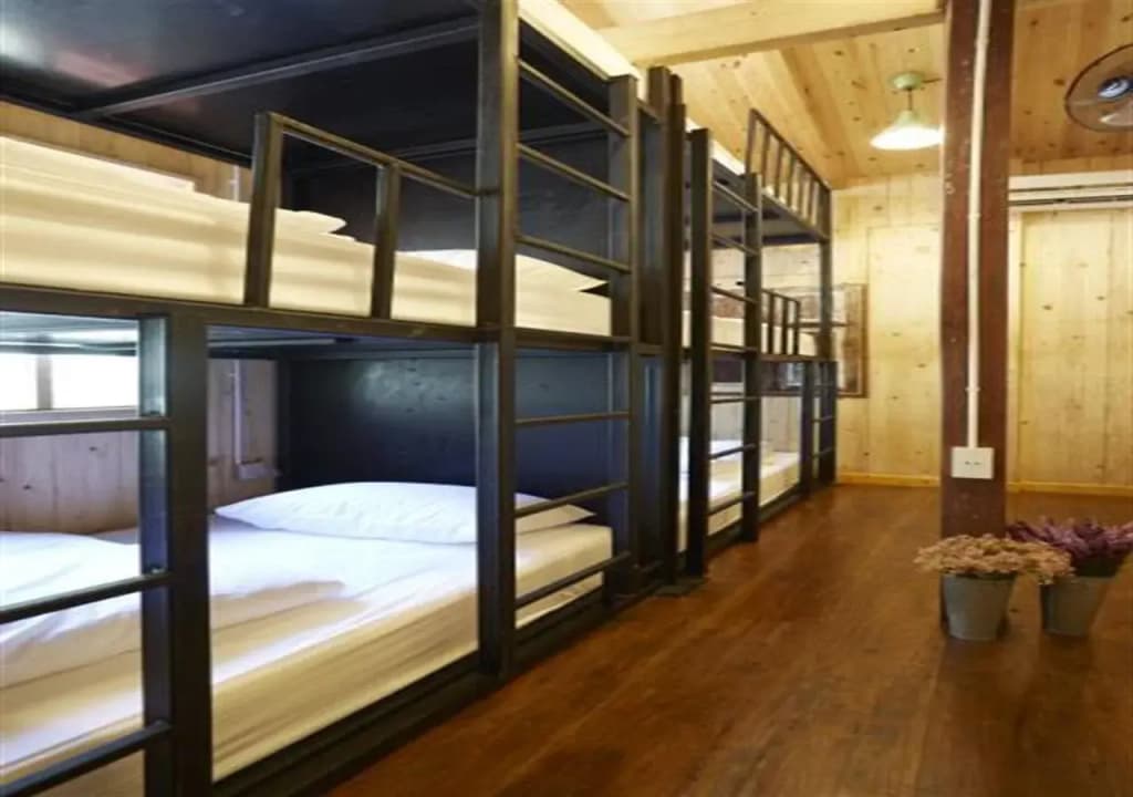 The Local Surasak Hostel - photo 8