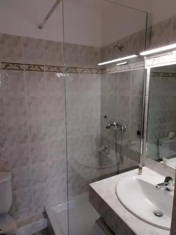 Studio neuf 25 m2, terrasse 35 m2 proche port Nice, Centre ville - photo 4
