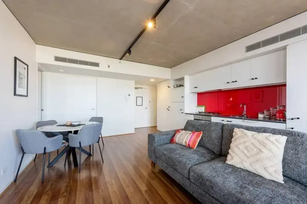 Stylish 2-bed Apt in Southbank With Parking - photo 6