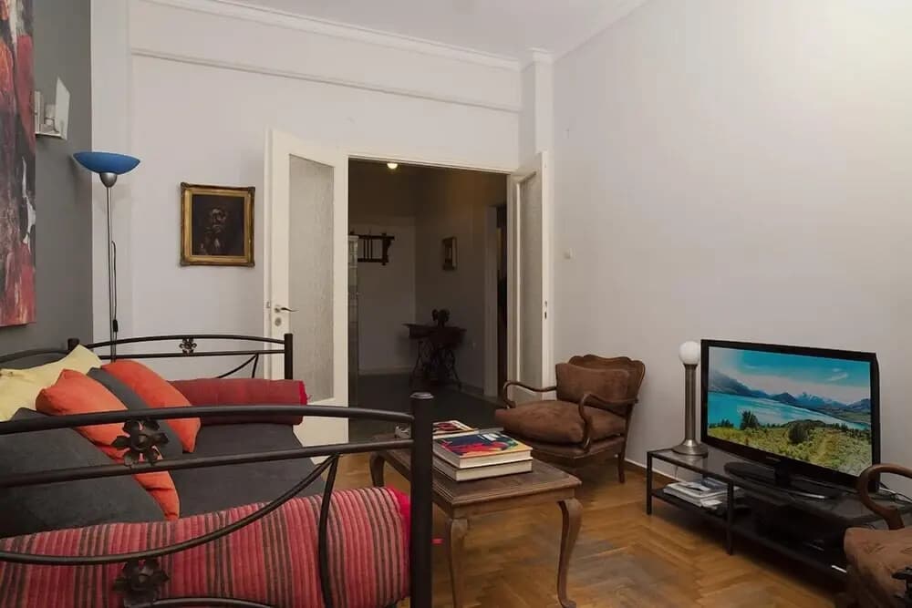 Vintage Apartment next to Acropolis Museum - photo 5