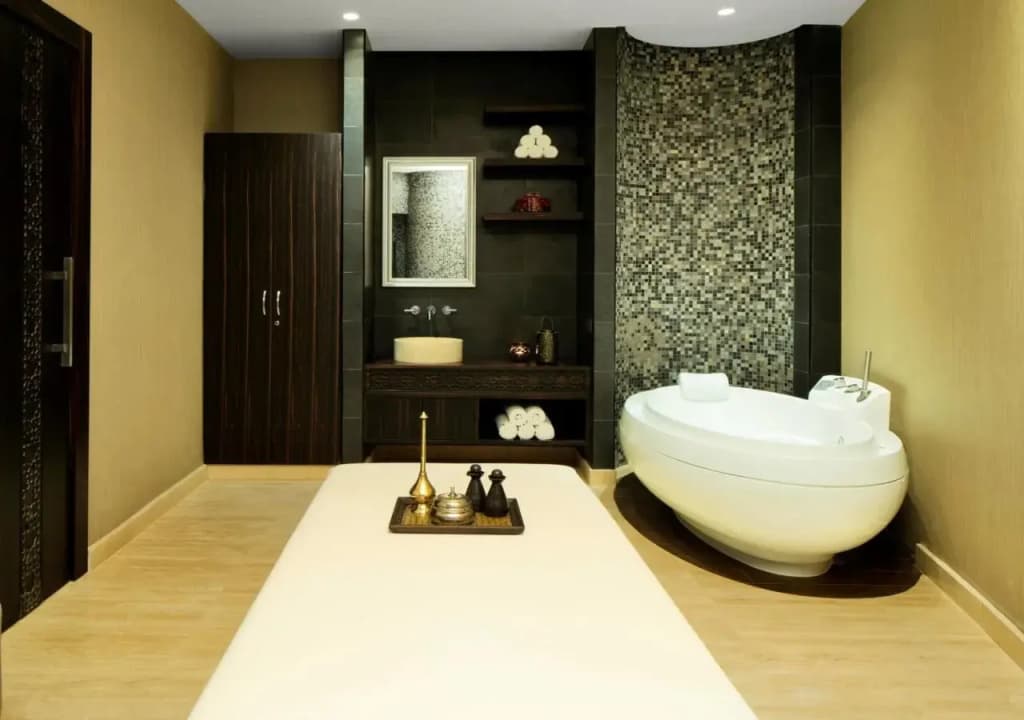 Sheraton Sharjah Beach Resort & Spa - photo 9