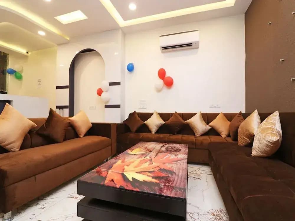 OYO Check In Room Near Gurudwara Shri Bangla Sahib - photo 4