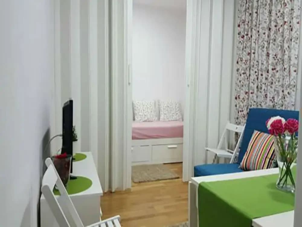 MC YOLO Apartamento Museo Reina Sofia - photo 5