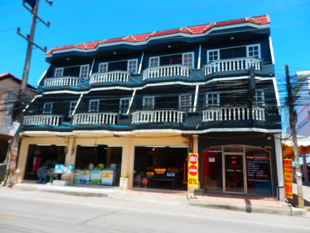 Evelyn Residence - photo 1
