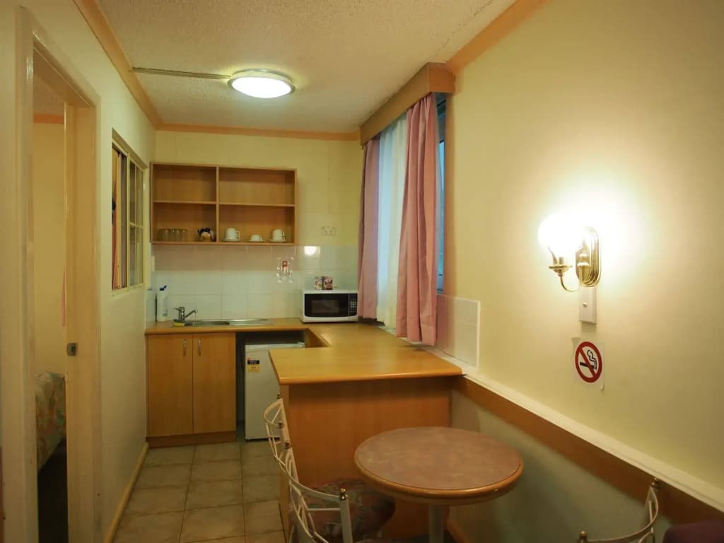 Edgecliff Lodge Motel - photo 19