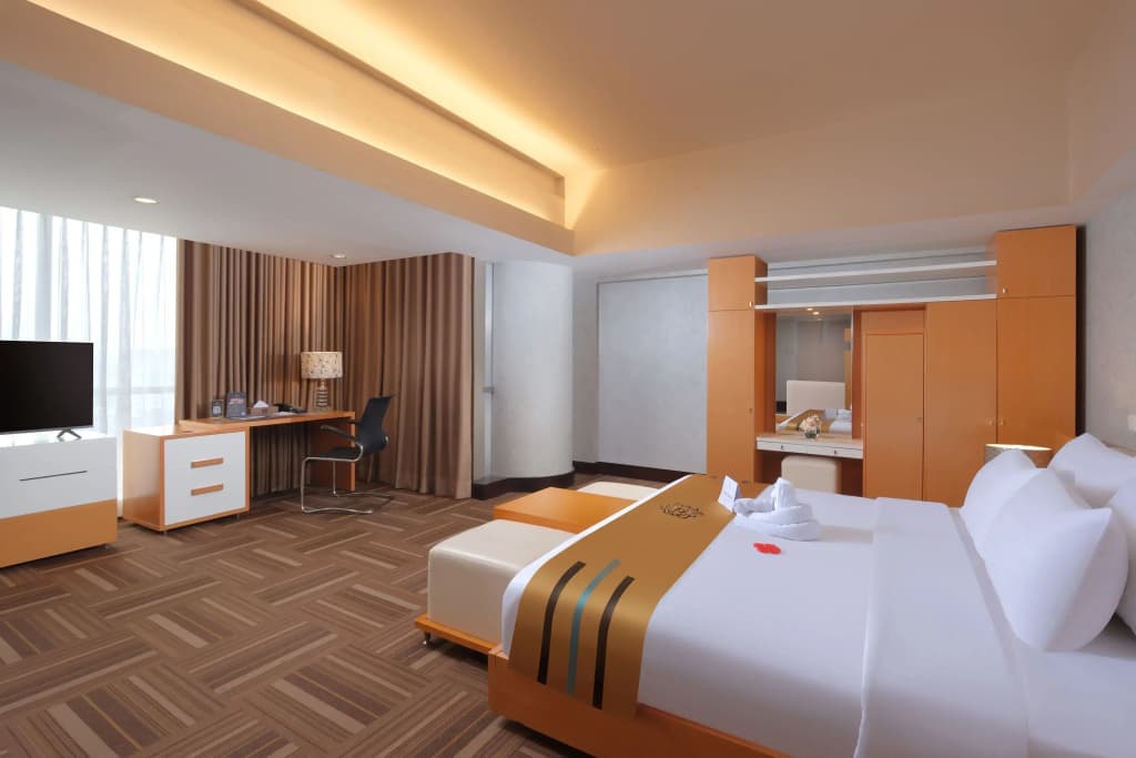Merlynn Park Hotel - photo 6