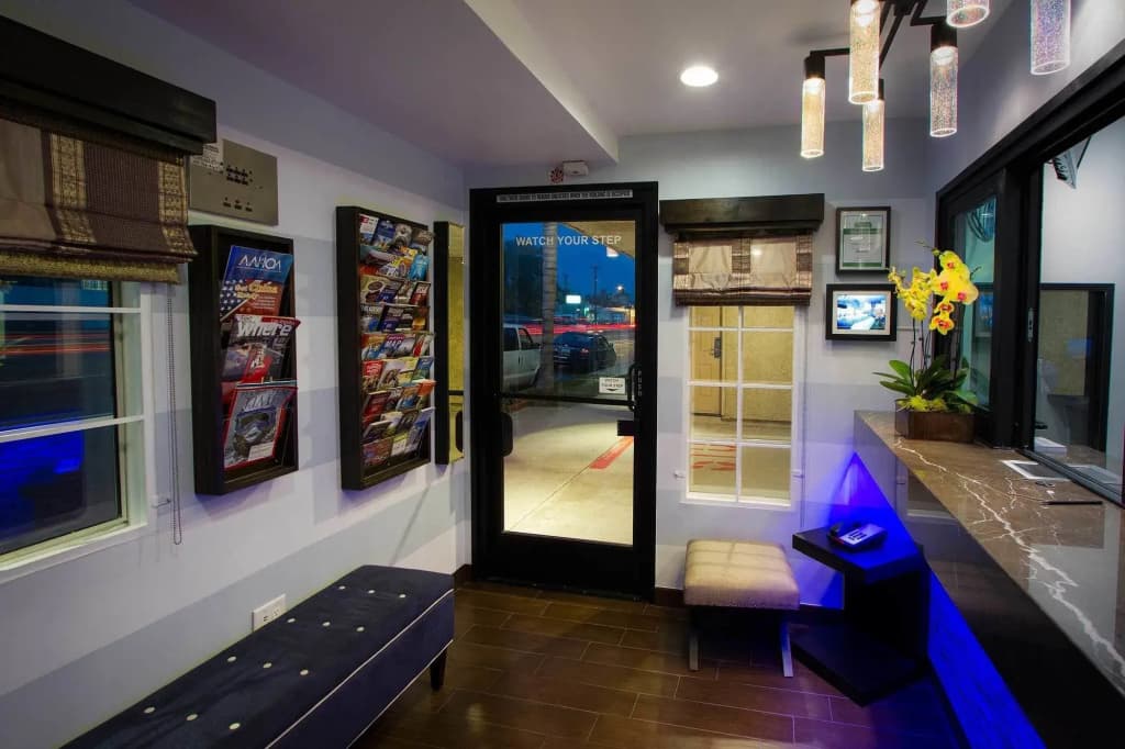 Regency Inn Los Angeles - photo 11