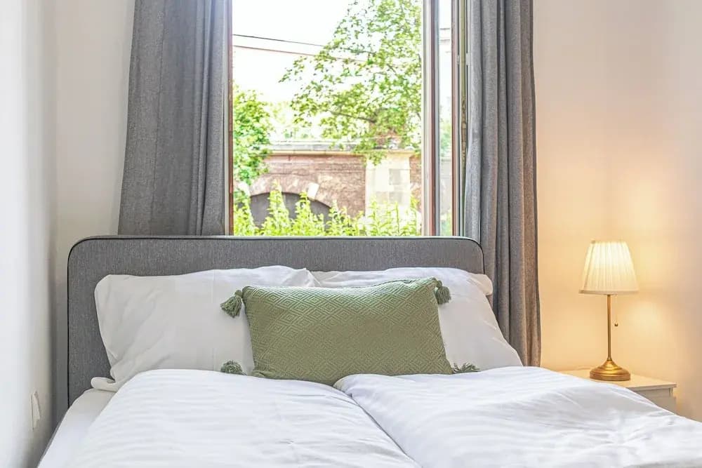 Comfy Stay Near AKH Perfect For Traveler - photo 1