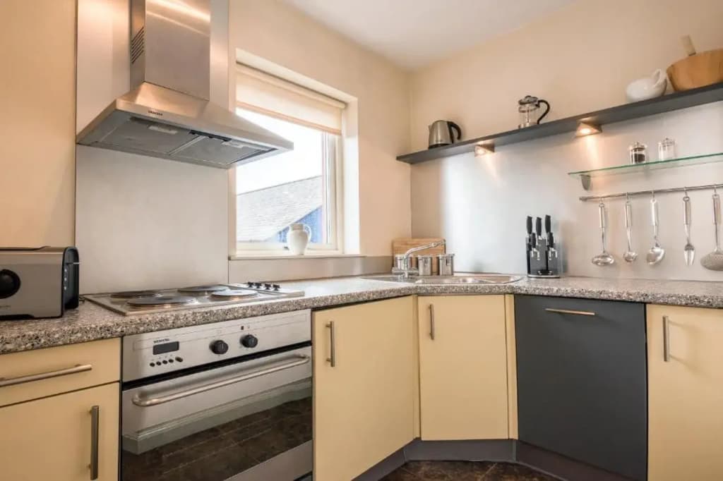 Holyrood Aparthotel - photo 23