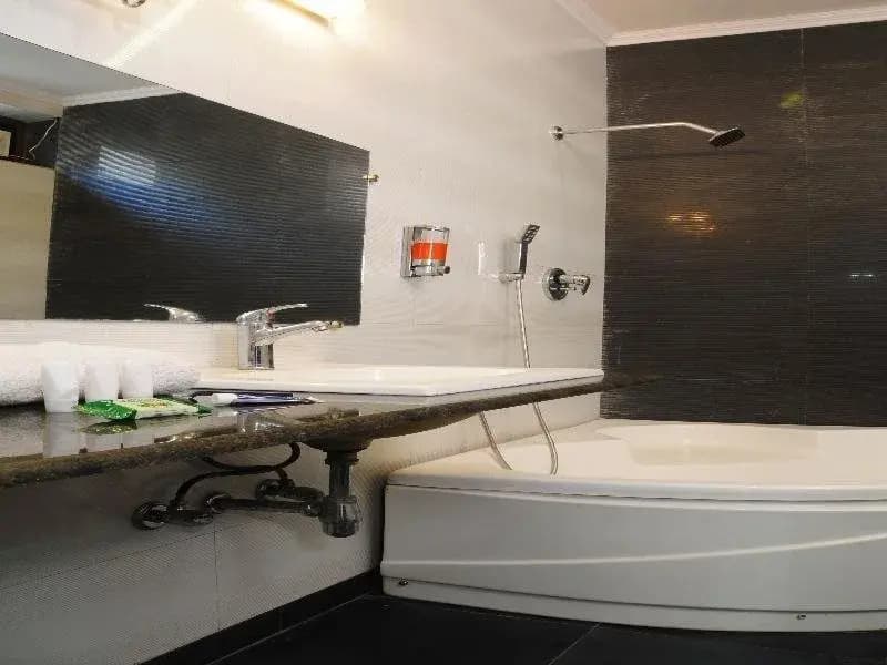 Hotel Daya Continental - photo 8