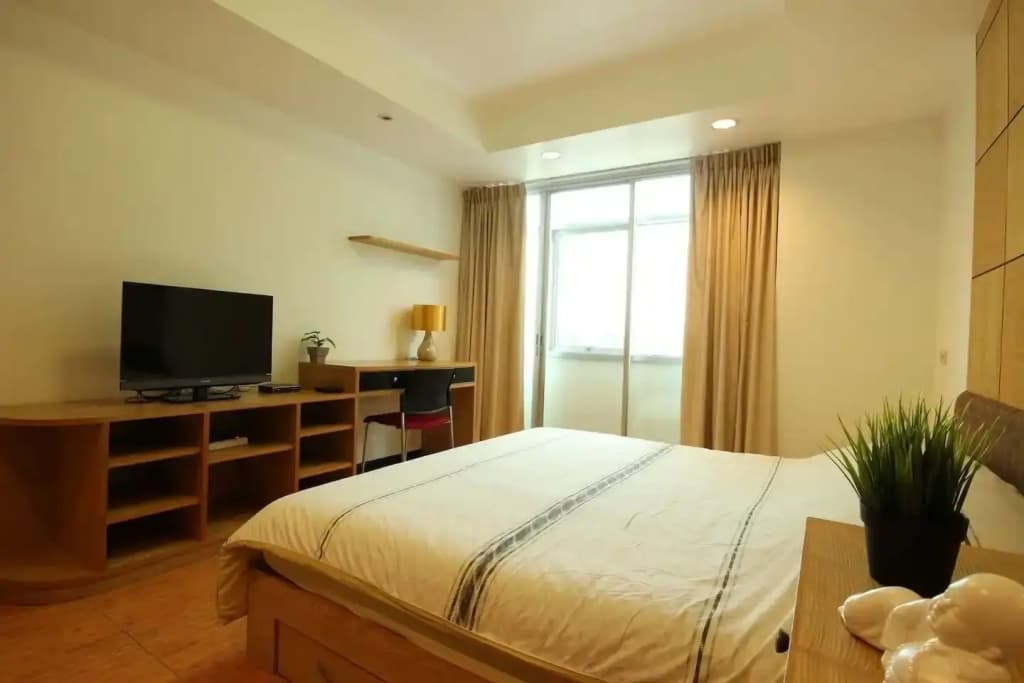 Serena Sathorn Suites - photo 18