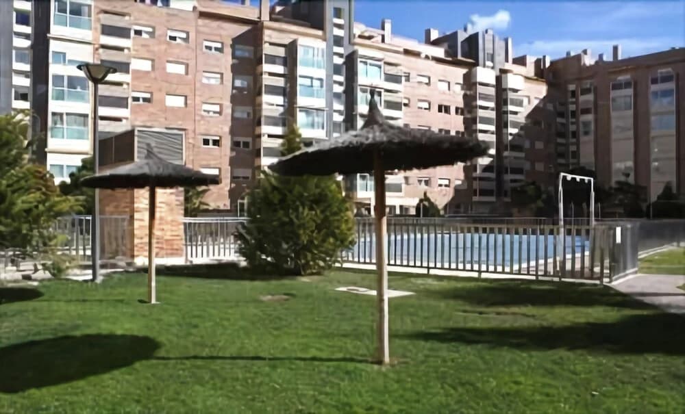 Roomspace Las Tablas Grañón Apartments - photo 5
