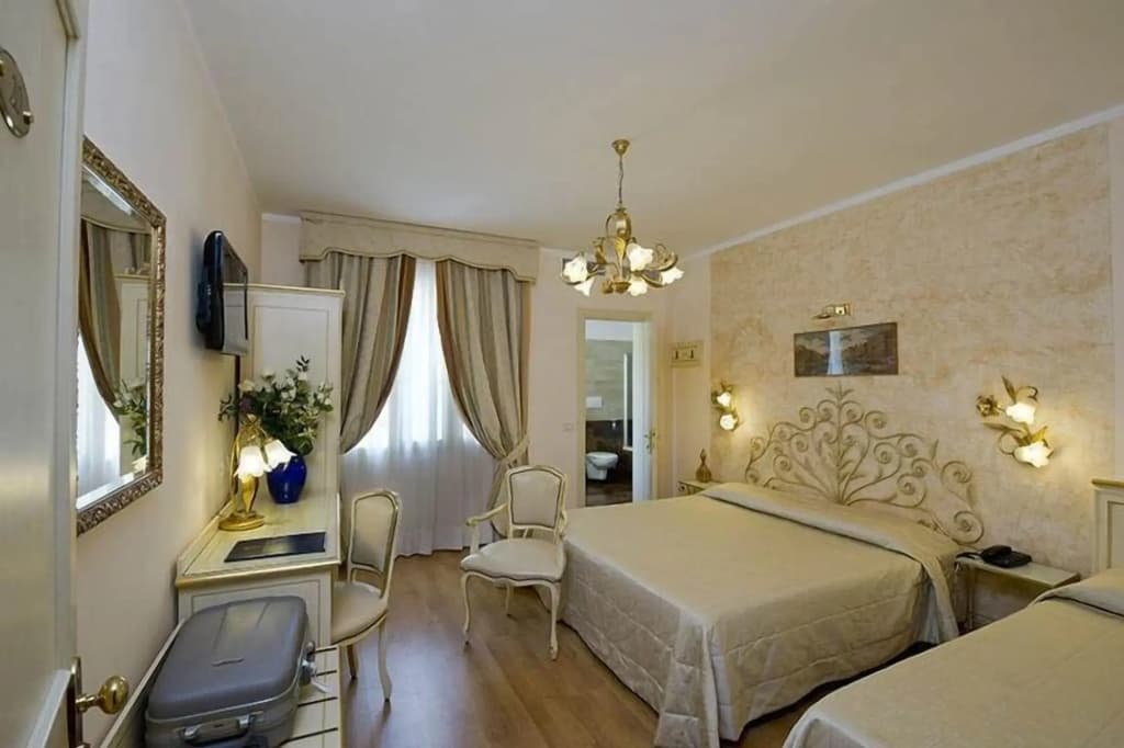 Viktoria Palace Hotel - photo 6