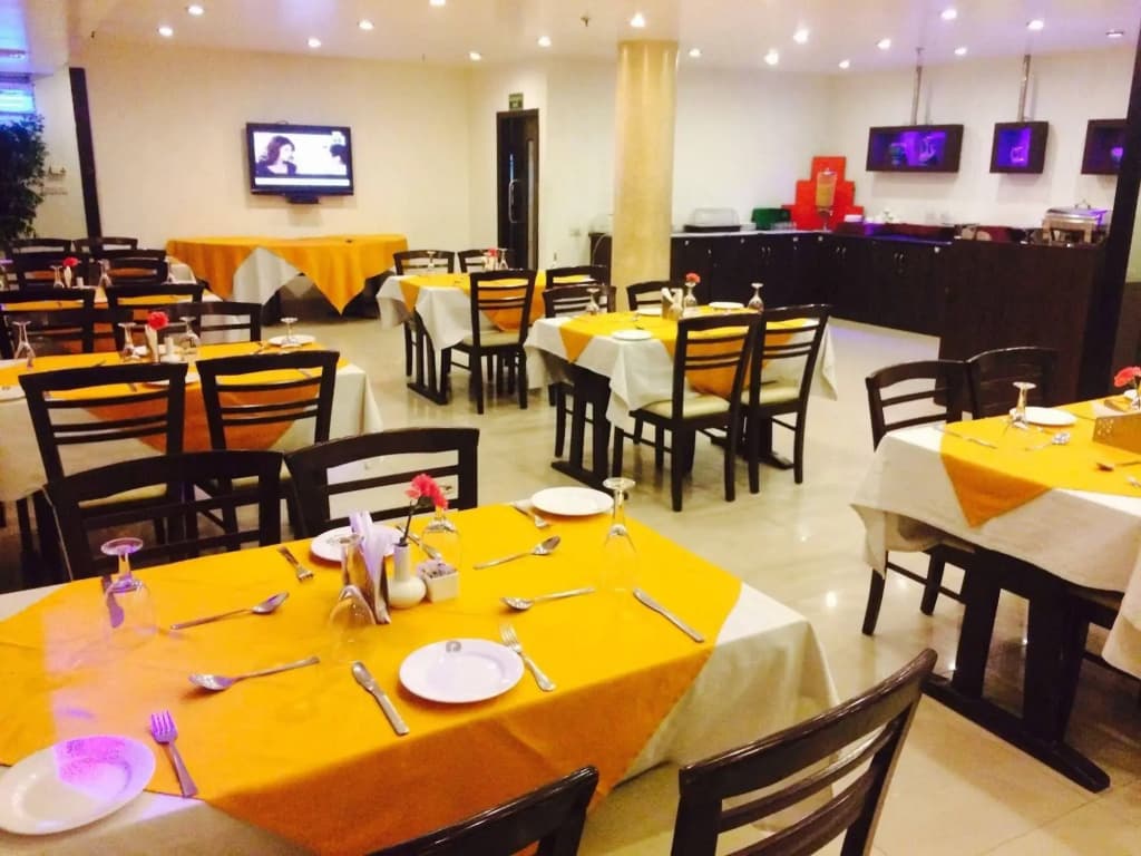 Rockland Hotel Panchsheel Enclave - photo 10