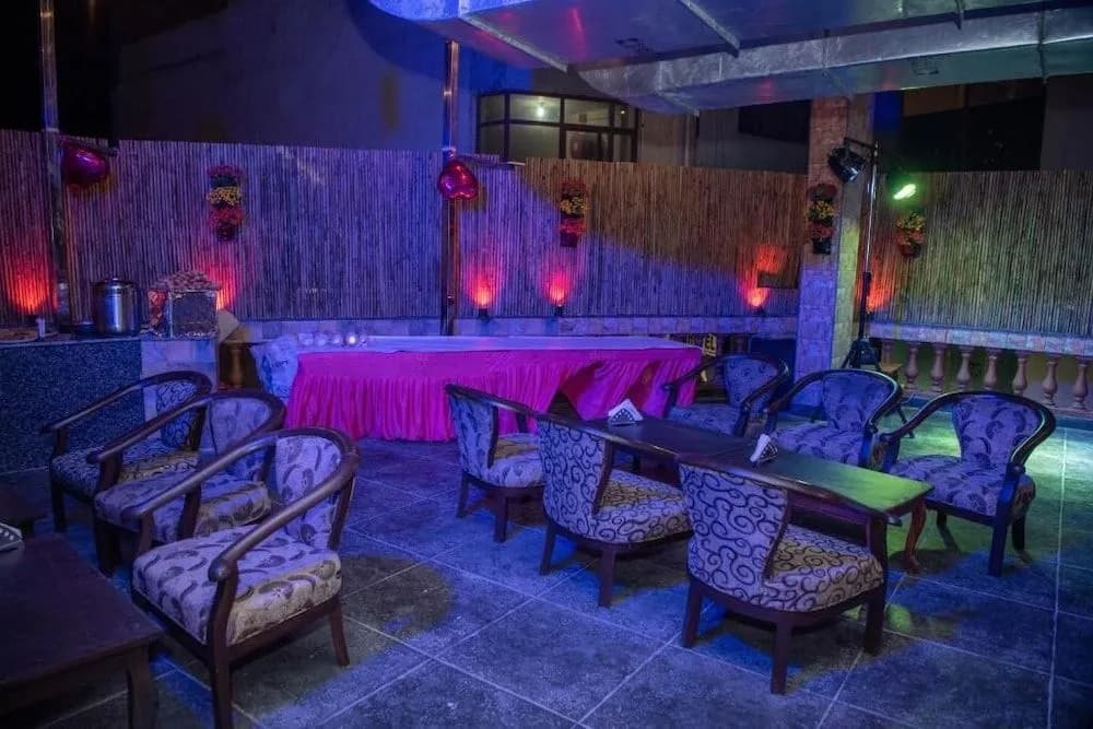 Hotel Mahajan International - photo 19