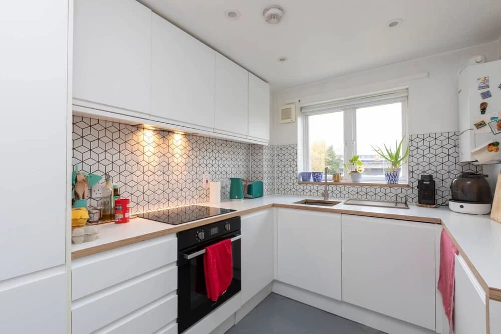 Stylish and Light 1 Bedroom Flat Near Victoria Park - photo 14