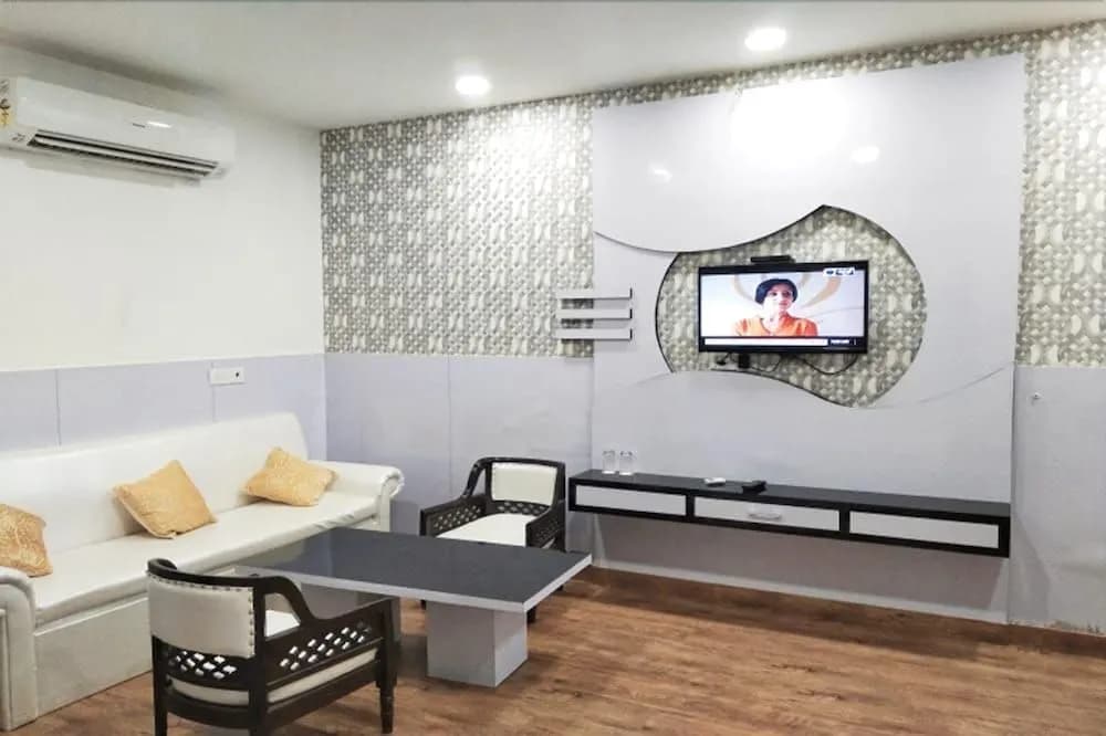 Tomar Hospitality - photo 4