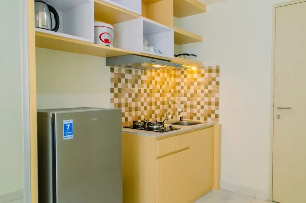 Comfortable And Minimalist Studio At Amethyst Apartment - photo 12