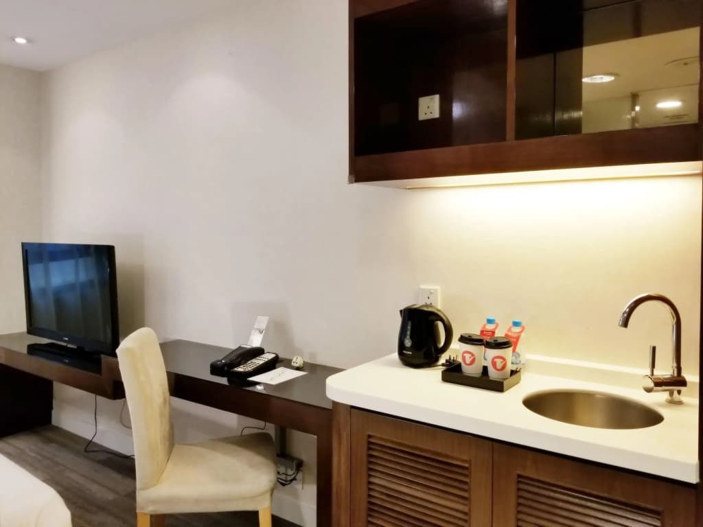 Dash Living On Hollywood - photo 18