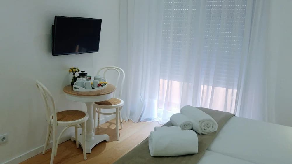Lisbon Terrace Suites Apartment for Large Groups with Amazing Terrace - photo 30
