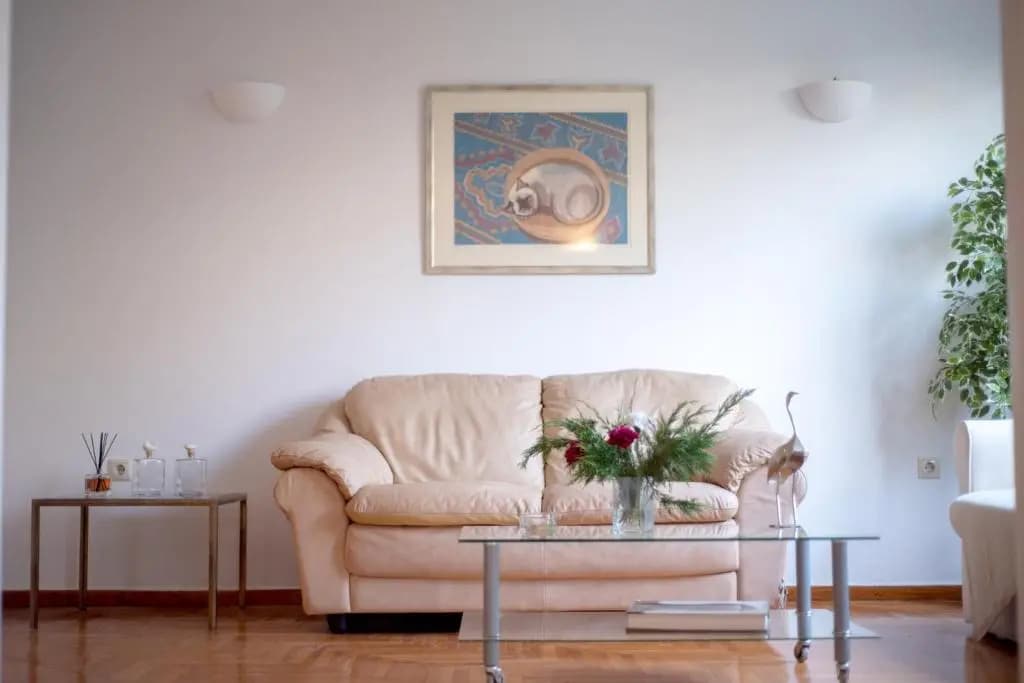 Central 5 Room Apartment - photo 11