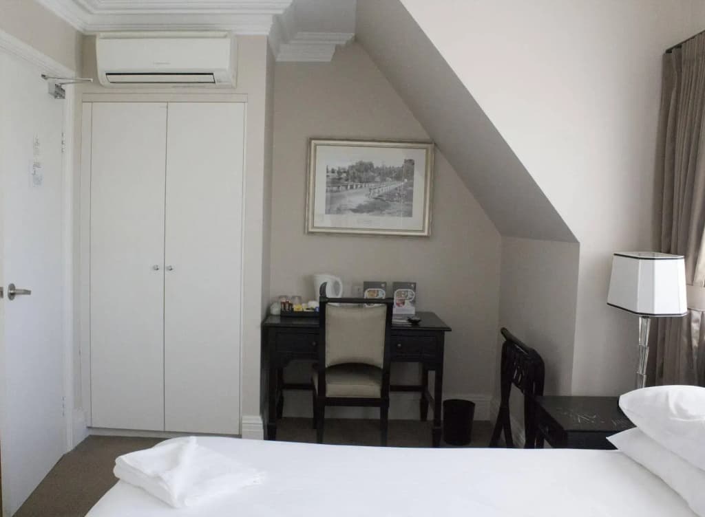 Wallacia Hotel - photo 2