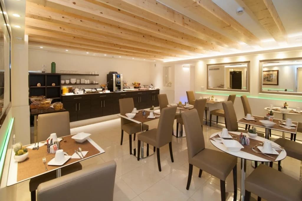 Leone Hotel - photo 18