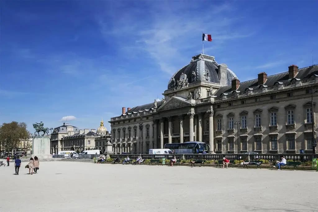 Eiffel Tower Royal Apartment - main photo