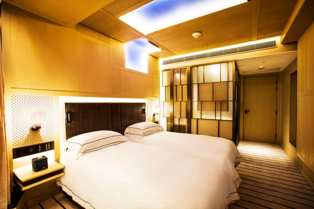 The Emperor Hotel - photo 3