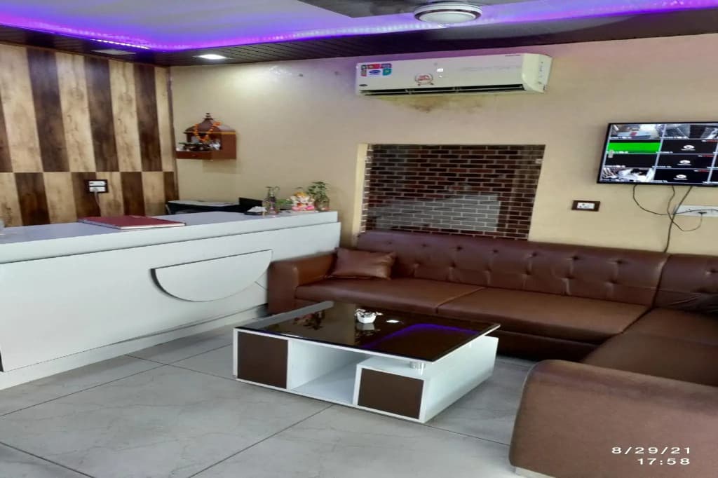 Capital O 82599 Luxury Cloud - photo 3
